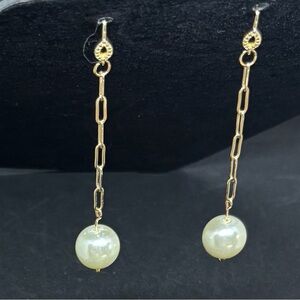 🛑 4/$25 One of a Kind Pearls Earrings